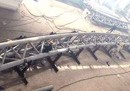 洛扎多功能体育馆案例